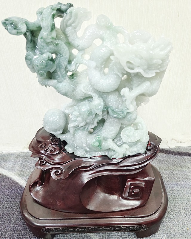 双龙戏珠